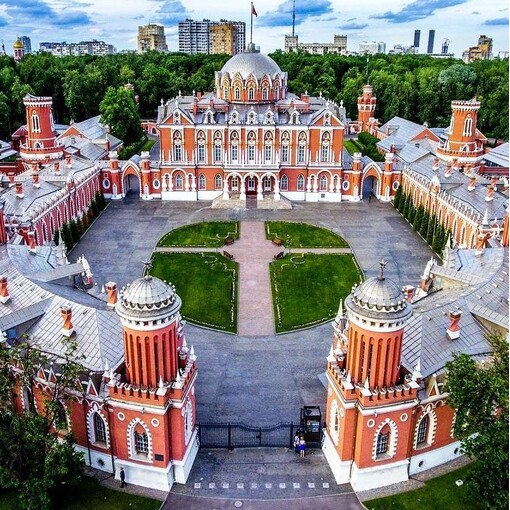Проживание в Отеле "Петровский Дворец"