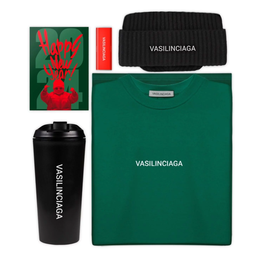 Новогодний бокс одежды "Vasilinciaga"
