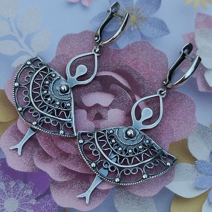 Серьги из серебра "Танцовщицы"