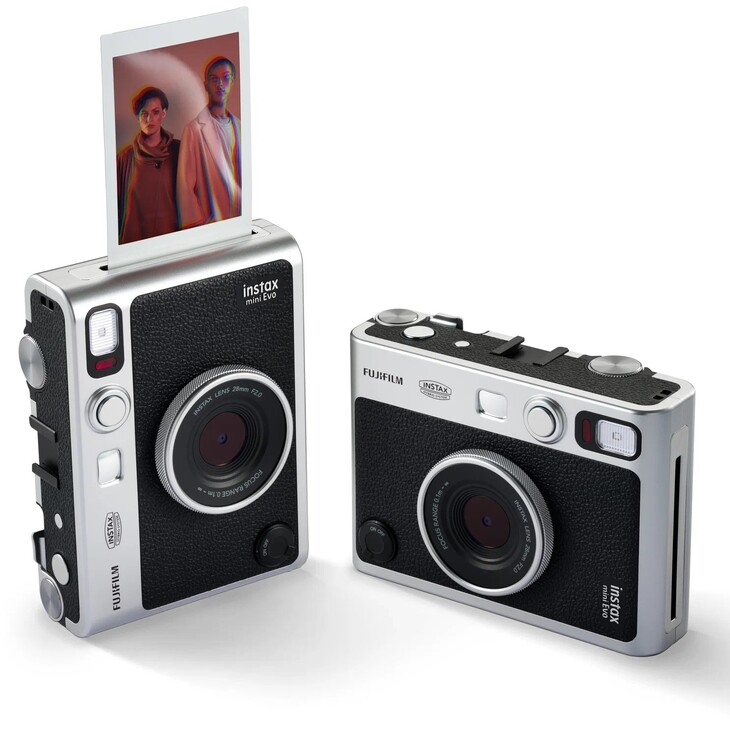 Моментальная фотокамера "Instax Mini"