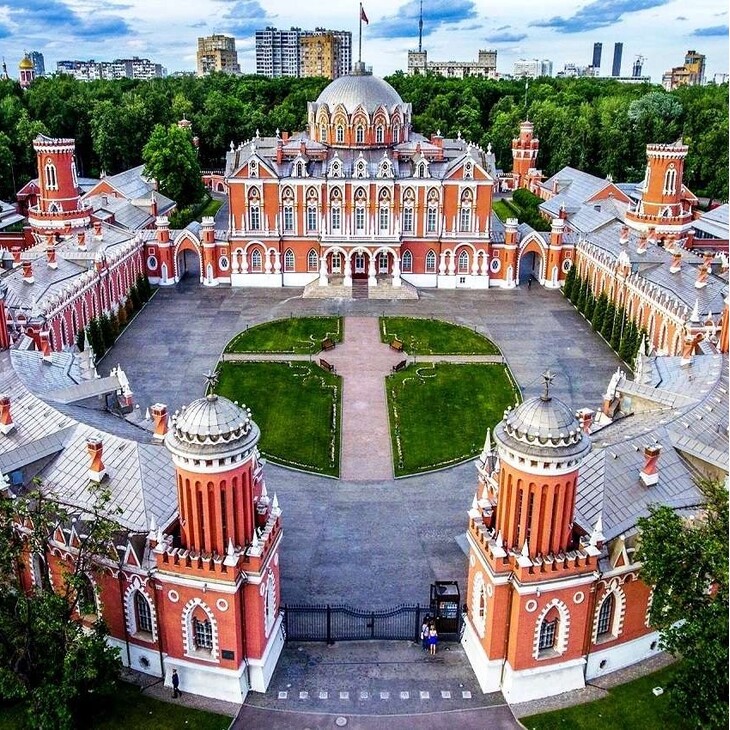 Проживание в Отеле "Петровский Дворец"